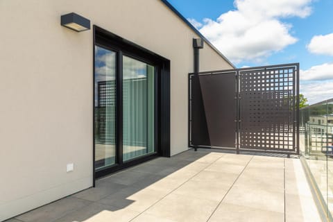 Property building, Balcony/Terrace