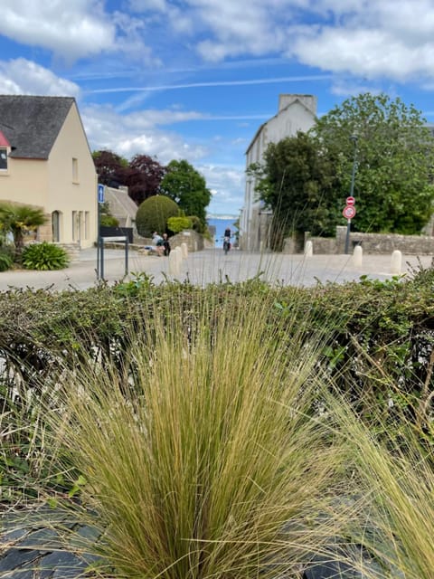 Neighbourhood, Natural landscape, Garden, Hiking