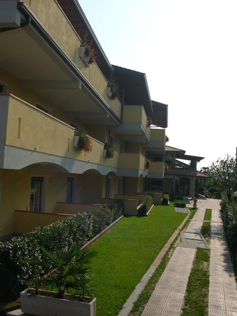 Residence Miralago Rooms & Apartments Apartment hotel in Manerba del Garda