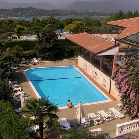 Residence Miralago Rooms & Apartments Apartment hotel in Manerba del Garda