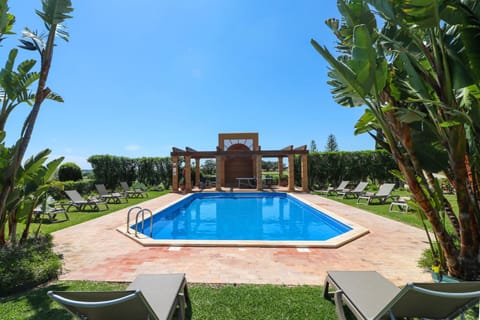 Quinta Dionysus Villa in Guia