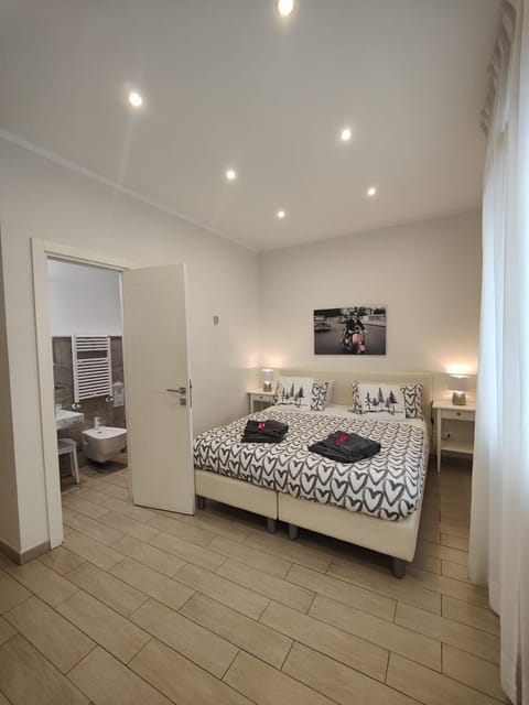 Bed, Bathroom, Photo of the whole room, Bedroom