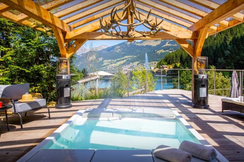 Spring, Day, Natural landscape, Hot Tub, View (from property/room), Balcony/Terrace, Lake view, Mountain view