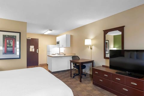 Baymont by Wyndham Auburn Hills South Hotel in Auburn Hills