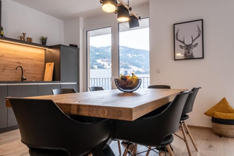 Dining area, Mountain view