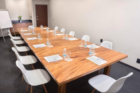 Meeting/conference room