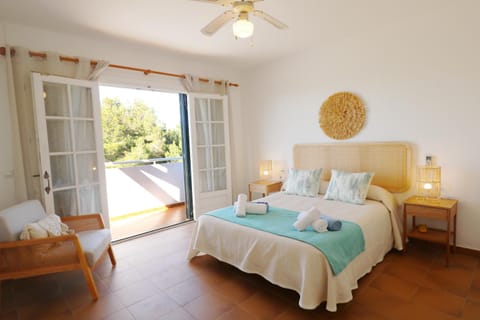 Villa LAS MARINAS - 4, con piscina privada y a 5 minutos de la playa House in Arenal d'en Castell