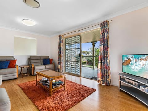 32 Bombala Crescent Rainbow Beach Aircon Pool Pets welcome House in Rainbow Beach