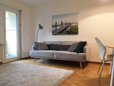 2 Zimmer mit Balkon, zentrale ruhige Lage Condo in St. Gallen