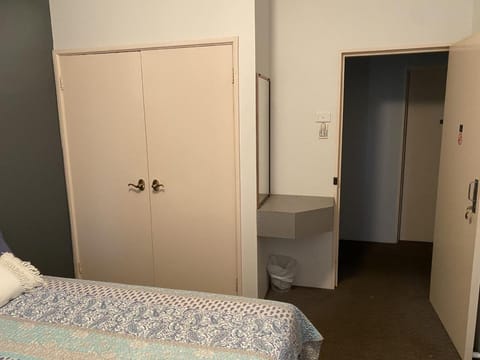 Bedroom, storage