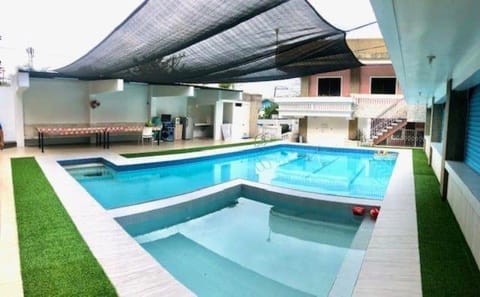 Deluxe Villa Leah Natural Hotspring Resort Casa in Calamba