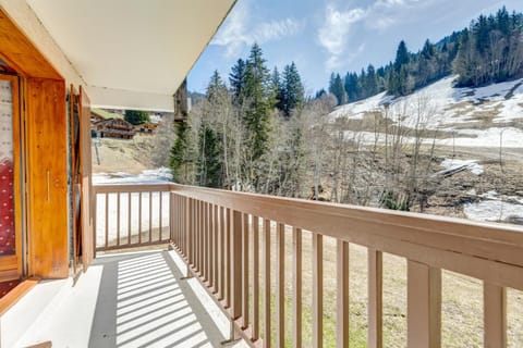 Balcony/Terrace, Mountain view