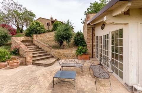 Property building, Day, Garden, Garden view