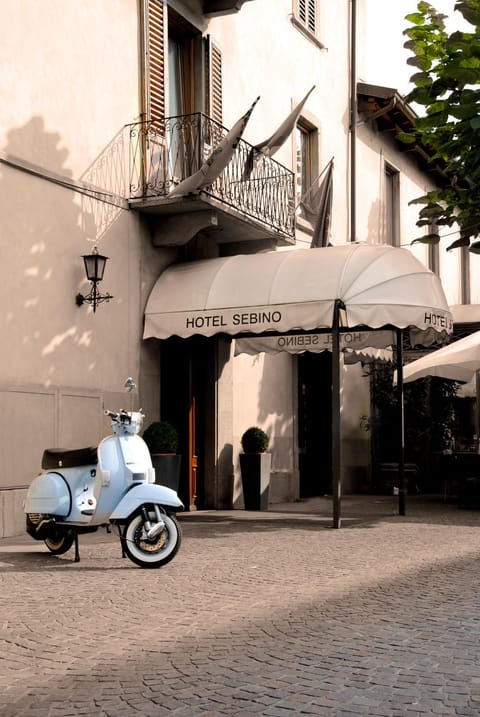 Facade/entrance, Property logo or sign