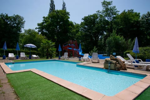 Seating area, Swimming pool