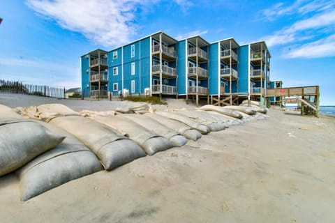 Totally Topsail! Apartment in North Topsail Beach