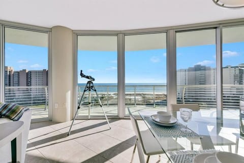 Bella Luna 810-Large Corner Unit with Spectacular Views of Beach & Bay Appartement in Ono Island
