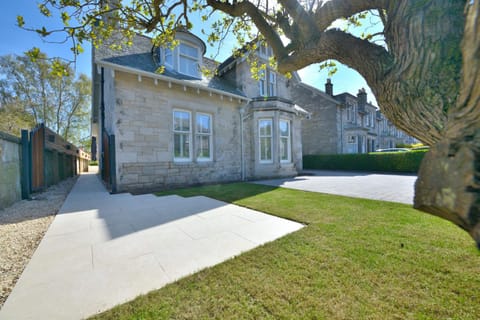 5 star luxury villa with Garden SPA Villa in Saint Andrews