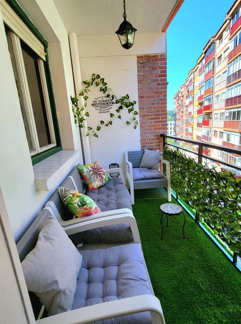 Off site, Balcony/Terrace