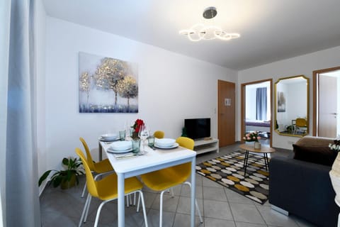 TV and multimedia, Dining area