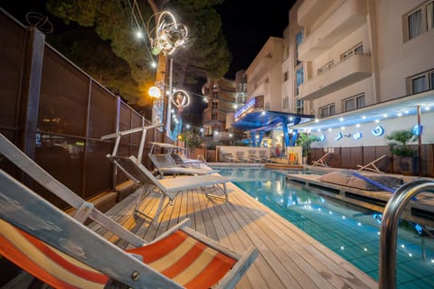 Night, Autumn, Pool view, Pool view, Swimming pool, Swimming pool, group of guests