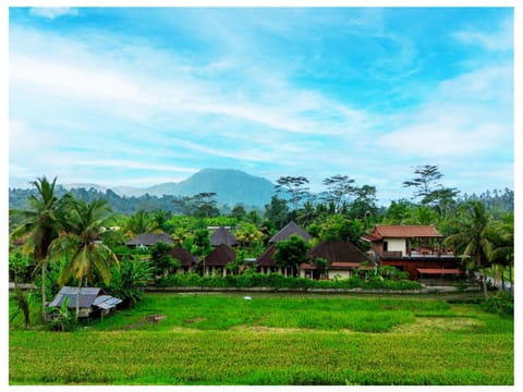 Nearby landmark, Natural landscape, View (from property/room), Landmark view, Mountain view