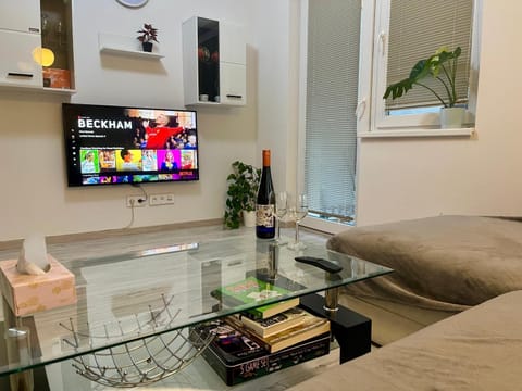 TV and multimedia, Living room, Dining area