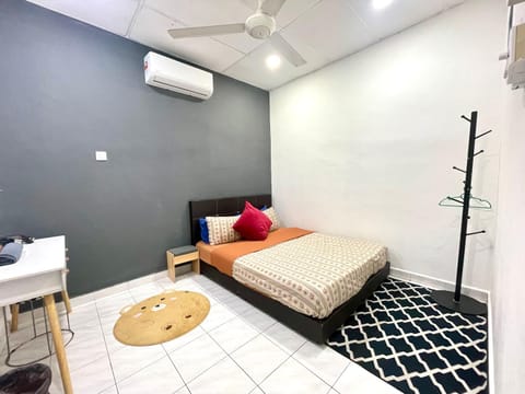 Cozy Murni 14th Entire 3 Bedroom House at Alma Bkt Mertajam House in Penang