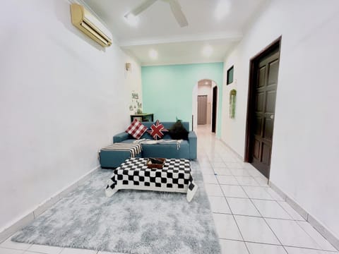 Cozy Murni 14th Entire 3 Bedroom House at Alma Bkt Mertajam House in Penang