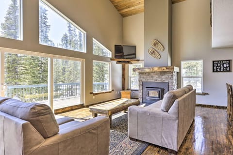 Spectacular Mountain Home with Hot Tub and Endless Decks - Elk Ridge House in Park County