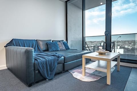 St Kilda 2br2ba Balcony Viewworkstation Park Apartment in Saint Kilda