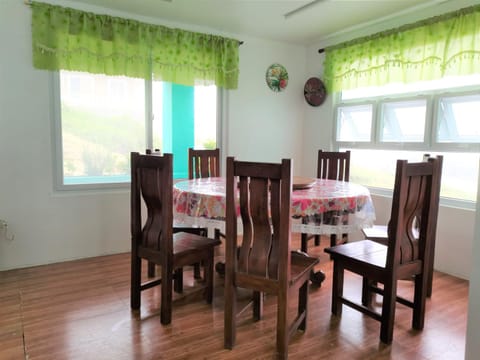 Chateau de Nazarene 2 Bedroom Mountainside Staycation with Amazing Views Condominio in Baguio