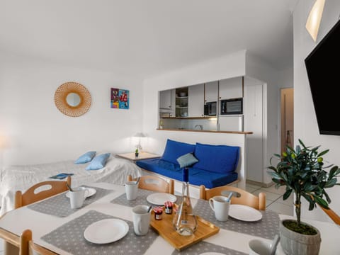 Apartment Village Cap Estérel - Les Bastides-1 by Interhome Apartment in Saint-Raphael