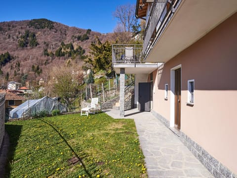 Holiday Home Casa del Sole by Interhome House in Lugano