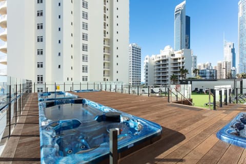 Cosy Studio with Ocean Views & Rooftop Jacuzzis Posada in Surfers Paradise Boulevard