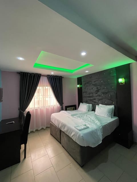 Alluring View Hotel - Allen Avenue Hôtel in Lagos