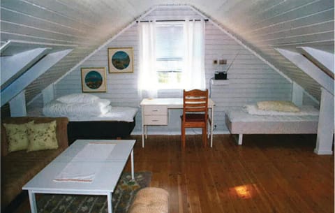 4 Bedroom Lovely Home In Svolvr House in Lofoten