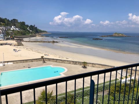 Balcony/Terrace, Pool view, Sea view, Swimming pool