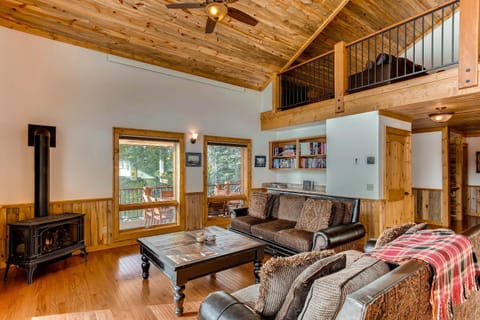 PURE LUXURY with Hot Tub, Pool Table and Sauna plus Wet Bar - Chessetts Lodge House in Park County