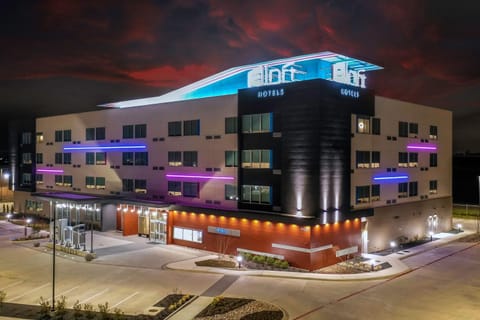 Aloft Dallas Arlington South Hotel in Arlington