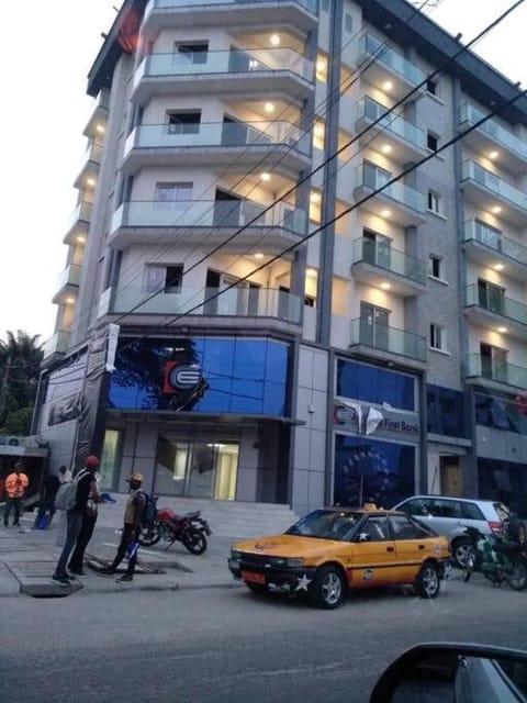Douala-Bonapriso: Superbe Appartement Condo in Douala