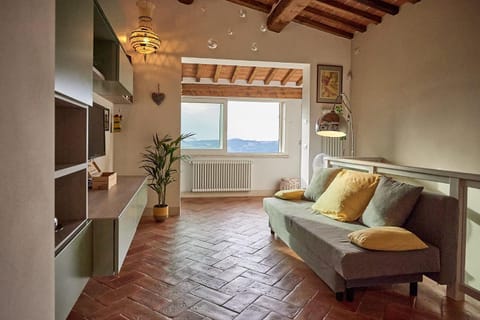 La finestra - centro storico Montepulciano, casa panoramica. House in Montepulciano