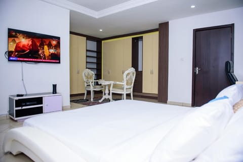 Cc & Cg Homes 4 Bedroom Duplex-24Hrs Electricity WIFI Security Apartamento in Abuja