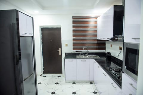 Cc & Cg Homes Luxury 3 Bedrooms Apart-24Hrs Elect WIFI Security Condo in Abuja