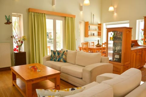Artemis House House in Corfu, Greece