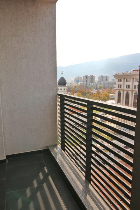 Balcony/Terrace, City view, Garden view, Mountain view, River view, Street view