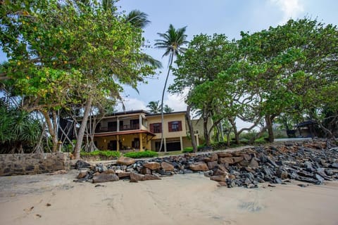 South Point Abbey Villa in Ahangama