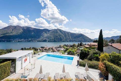 View (from property/room), Balcony/Terrace, Pool view, Swimming pool, Swimming pool