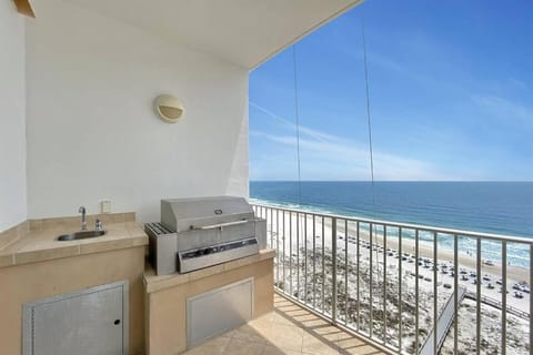 Turquoise Place 1005C ~ Luxurious Beachfront Condo w/ Private Hot Tub! Apartment in Orange Beach