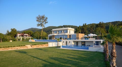 Garden, Mountain view, Swimming pool